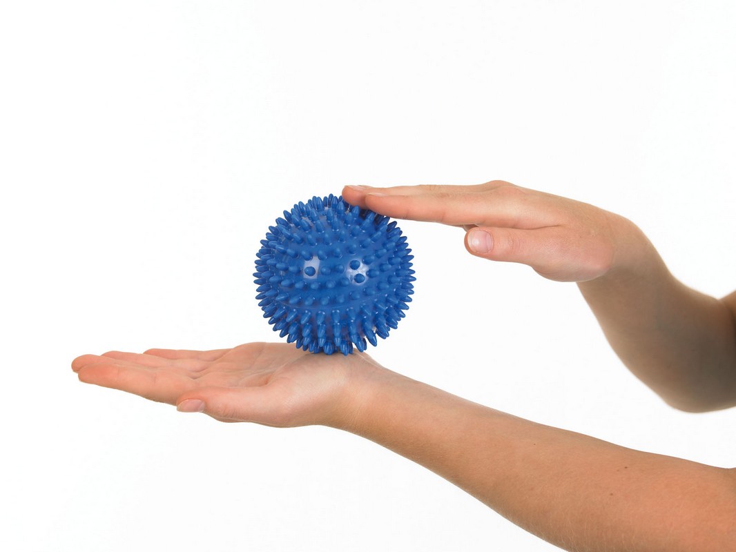 Массажный мяч TOGU Spiky Massage Ball 463000\01-YL-00 желтый 1066_800